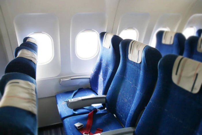 Почему самолеты совершают рейсы без пассажиров: необходимость или расчет?