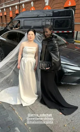 Курс на Восток: Ксения Собчак, Полина Киценко и Аврора Киба проводят время в Китае, а девушка Павла Дурова посетила Токио