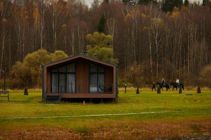 Альпаки, капуцины и лошади: отели России с собственными фермами