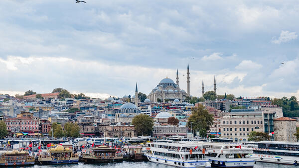 Куда поехать на новогодние: 6 направлений для тех, кто устал сидеть дома на каникулах