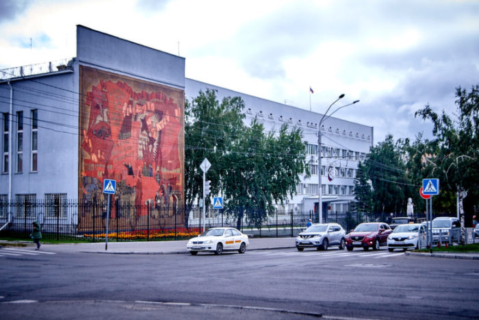 Еще жив. Какие памятники вождю революции Ленину еще остались в Барнауле