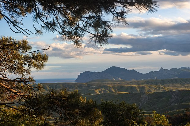 Куда поехать в бархатный сезон 2026 года в России? Лучшие направления для отдыха на море и не только