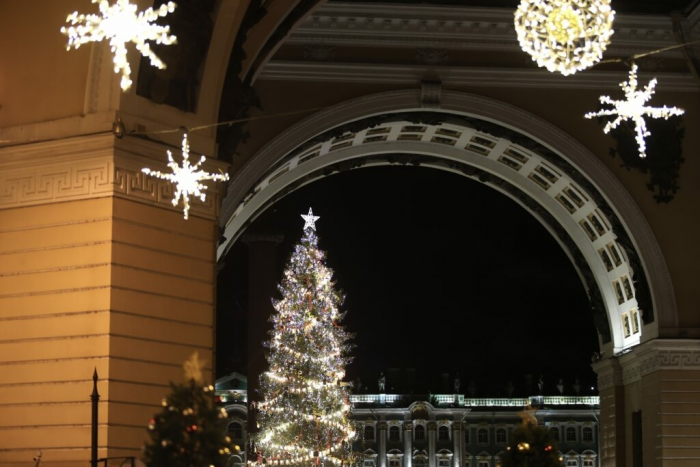 В Петербурге создали больше десятка мест для уникальных новогодних фото