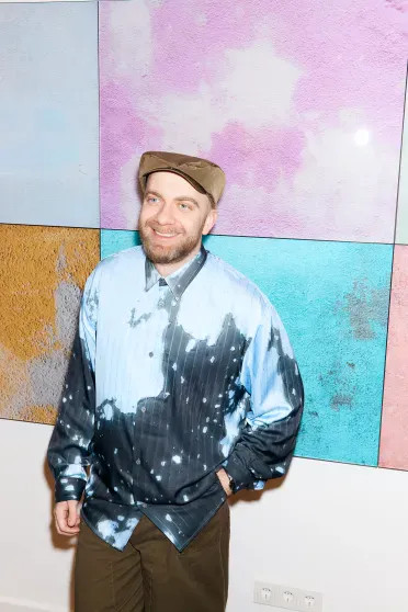 Константин Эрнст, Ольга Свиблова, Мария Миногарова с мужем и сын Анны Михалковой на открытии выставки в Москве