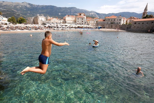 Куда поехать в августе 2026 года? Недорогие пляжные направления в России и других странах