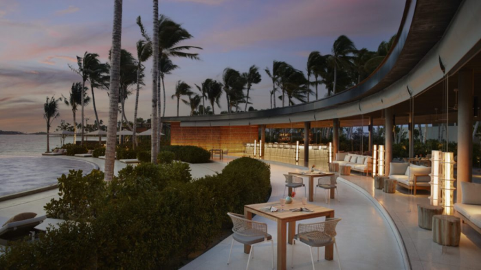 27-30.11 The Ritz-Carlton Maldives представляет коллаборацию с художником Лю Болином и Maison Ruinart