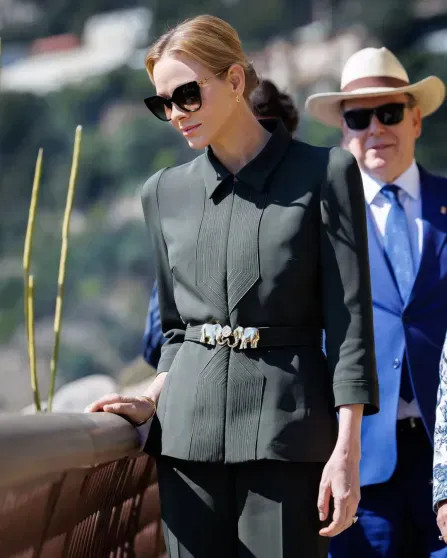 Княгиня Монако Шарлен, князь Альбер II и принцесса Каролина посетили Экзотический сад в Монако