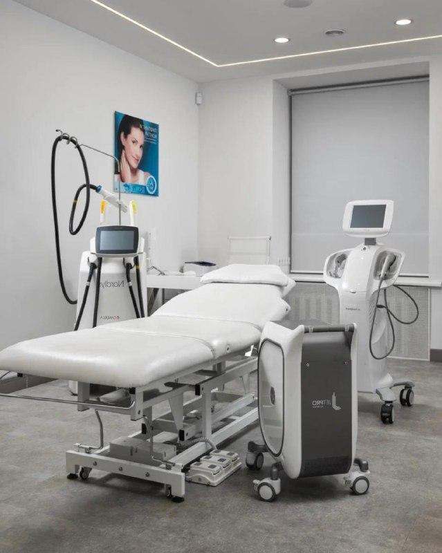 Бьюти-дайджест на апрель 2026: новинки брендов, банные ритуалы и другие способы порадовать себя весной