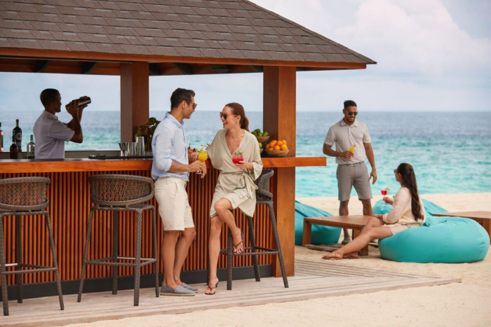 The Westin Maldives Miriandhoo Resort приглашает на сезон скатов-мант