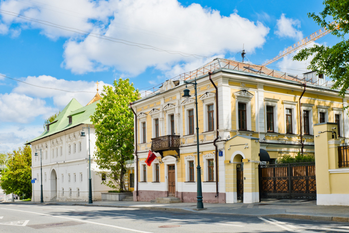 Москва в движении: прогулки по улицам разных эпох