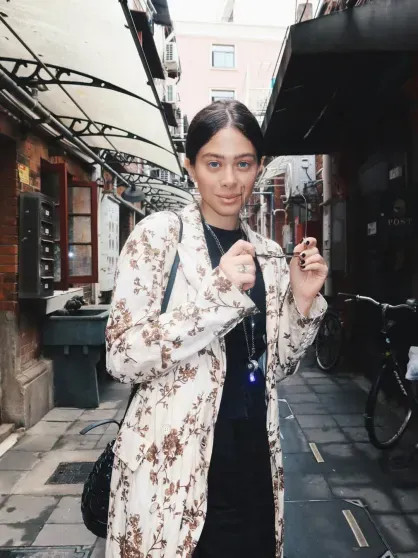 Курс на Восток: Ксения Собчак, Полина Киценко и Аврора Киба проводят время в Китае, а девушка Павла Дурова посетила Токио