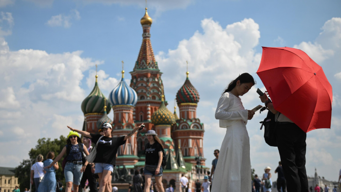 Как западные ограничения влияют на жизнь в России? "Искусство обошло санкции". Гости из Турции посетили Москву и восхитились