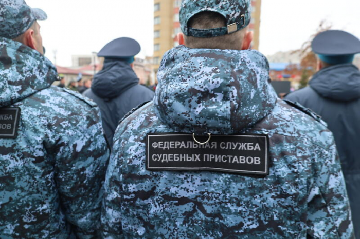 В Барнауле открыли первый в России памятник судебным приставам. Фото