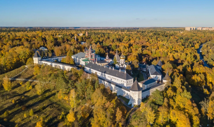 Где остановиться в Звенигороде: 8 отелей и турбаз для спокойного отдыха