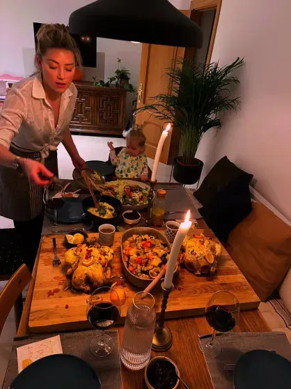 Как Дженнифер Лопес, Кристина Орбакайте, Илон Маск, Селена Гомес и Надежда Оболенцева отметили День Благодарения