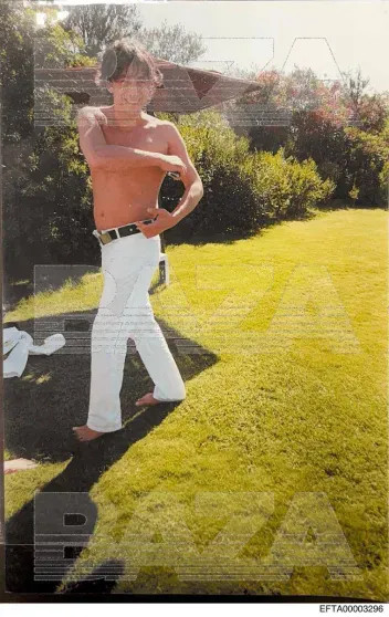 В файлах миллиардера-...а Джеффри Эпштейна нашли фото российского бизнесмена Умара Джабраилова