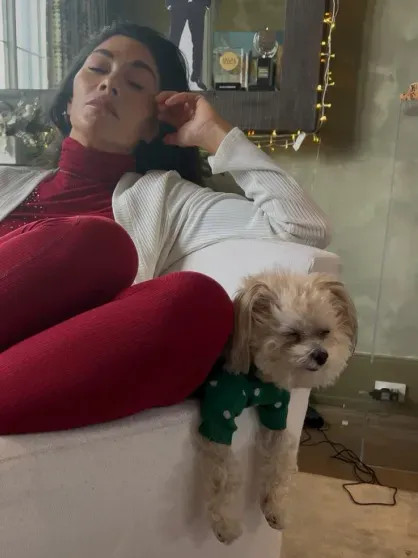 Париж, дети и нарядные ёлки: как Селена Гомес, Виктория Лопырёва, Иванка Трамп, Виктория Манасир и Софья Таюрская отметили католическое Рождество