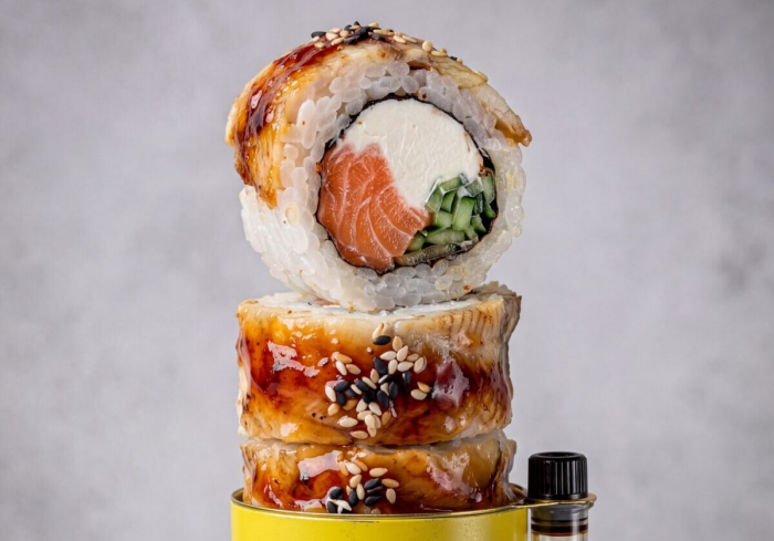 Стритфуд по новому: роллы-тубусы и рыбный бургер в «Честной Рыбе»