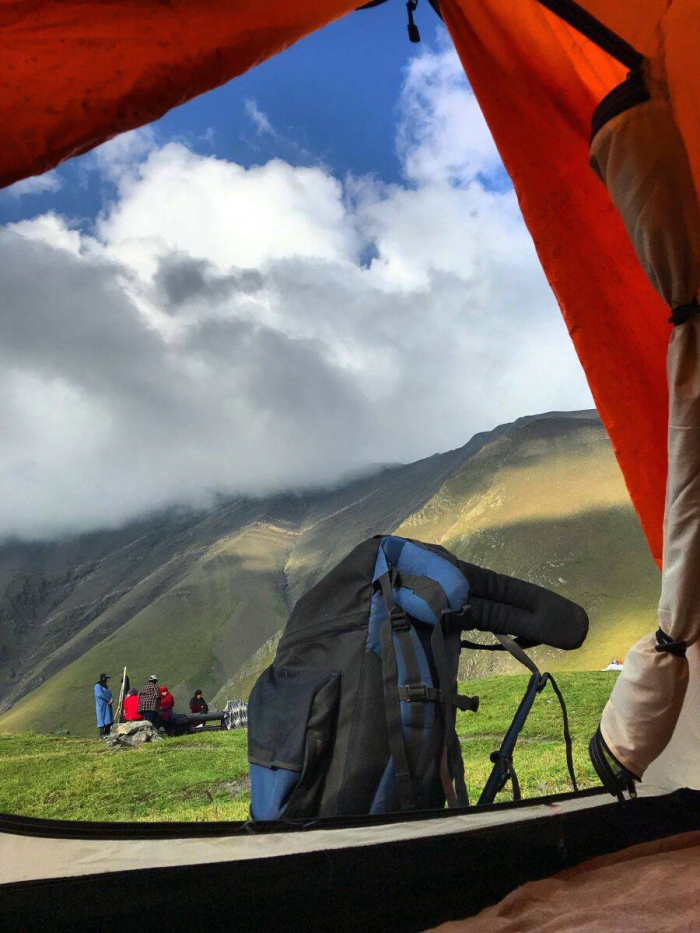 Почему в горах люди обычно здороваются друг с другом