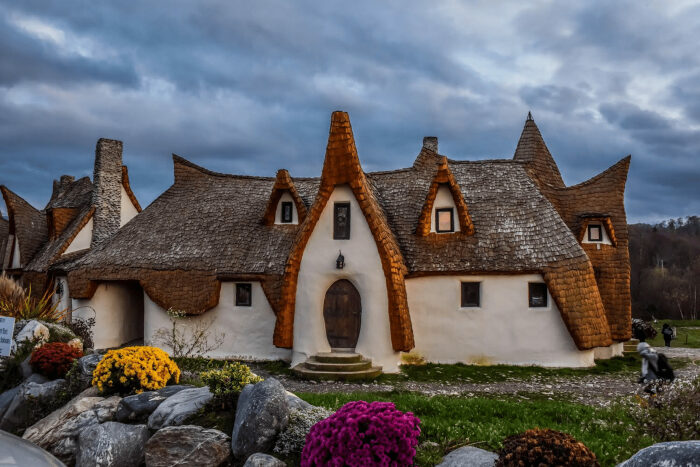 «Глиняный замок в Долине фей»: ожившая сказка в самом сердце Трансильвании
