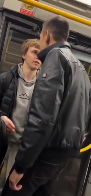 Видео с уфимцем, вырубившим неадекватного «англичанина», набрало миллионы просмотров во всем мире