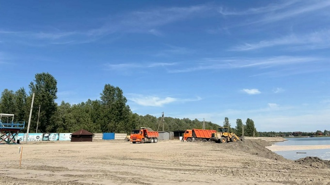 Городской пляж на острове Помазкин в Барнауле готовят к открытию