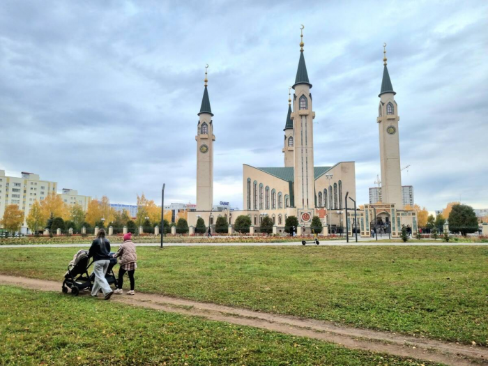 СИБУР и нижнекамцы написали путеводитель по любимому городу – от Красного Ключа и набережной до музеев, терм и арт-объектов