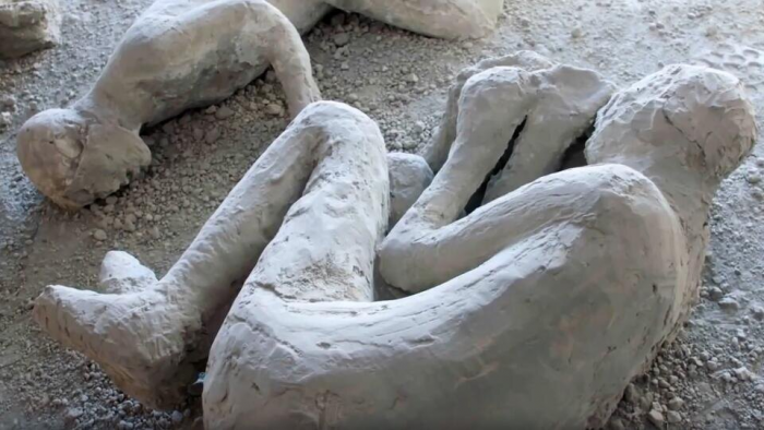 Половину Европы уничтожит извержением вулкана: какие страны повторят участь Помпеи