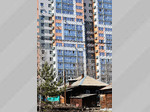 Городские контрасты. Как старинные "избушки" Барнаула уходят в тень современных высоток