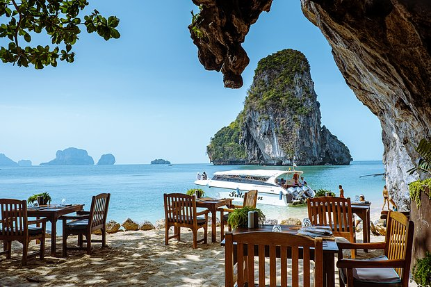 Куда поехать отдыхать в феврале 2026 года: идеи для путешествий по России, за границу и на море