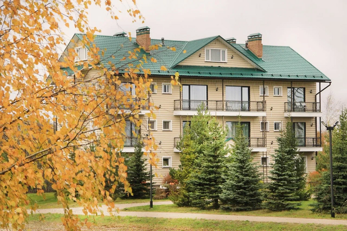 Альпаки, капуцины и лошади: отели России с собственными фермами