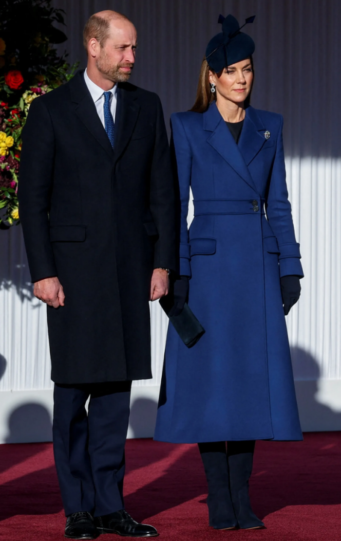 В сверкающем платье и тиаре с 2600 бриллиантов: Кейт Миддлтон и принц Уильям на банкете в Виндзоре