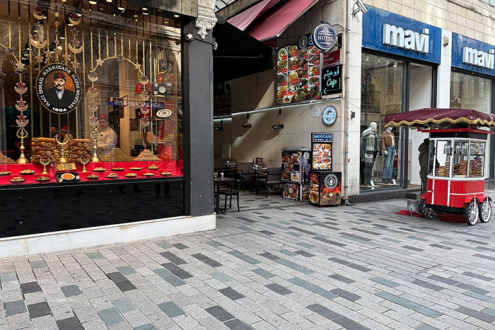 Постучись в его дверь. Как провести незабываемые выходные в турецком городе, который заменил россиянам Париж и Дубай