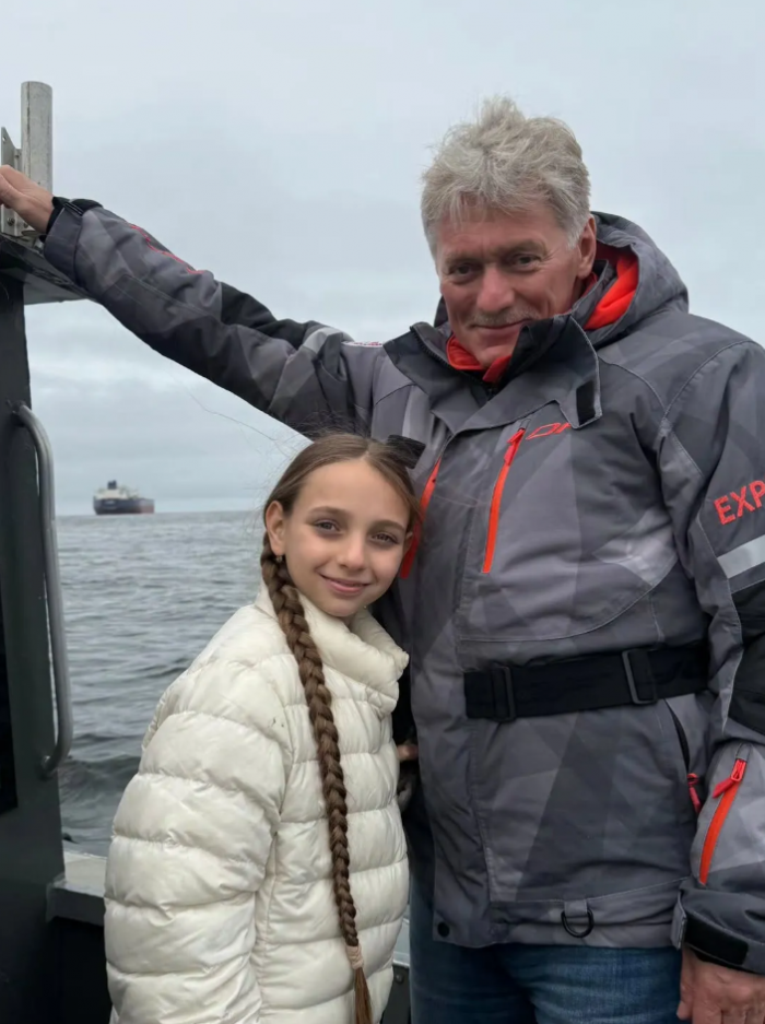 Семейная рыбалка и морские деликатесы на ужин: Татьяна Навка показала, как провела отпуск с мужем и дочками в Мурманске