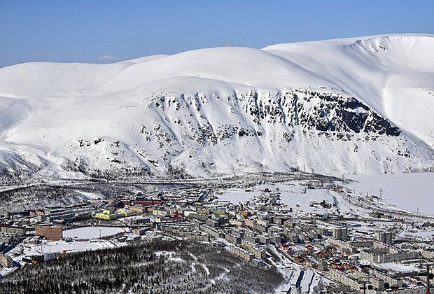 Лучшие горнолыжные курорты России. Где можно покататься на лыжах и сноуборде зимой 2025-2026?
