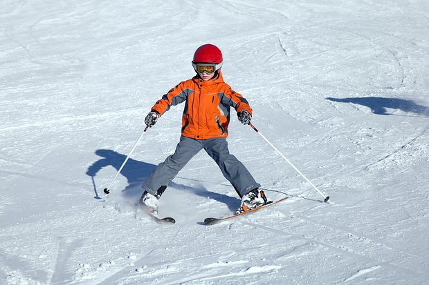 Как научиться кататься на горных лыжах: главные правила и лайфхаки для новичков