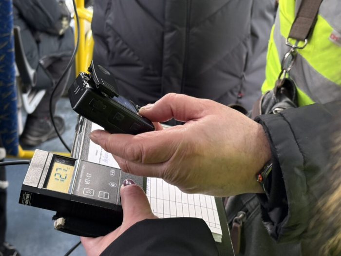 Стало известно, как в Петербурге моют автобусы зимой