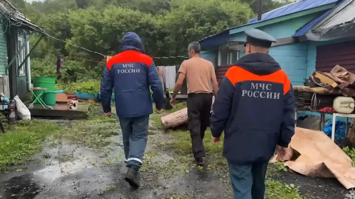 Пропавших на Сахалине рабочего и туристку могло унести течением