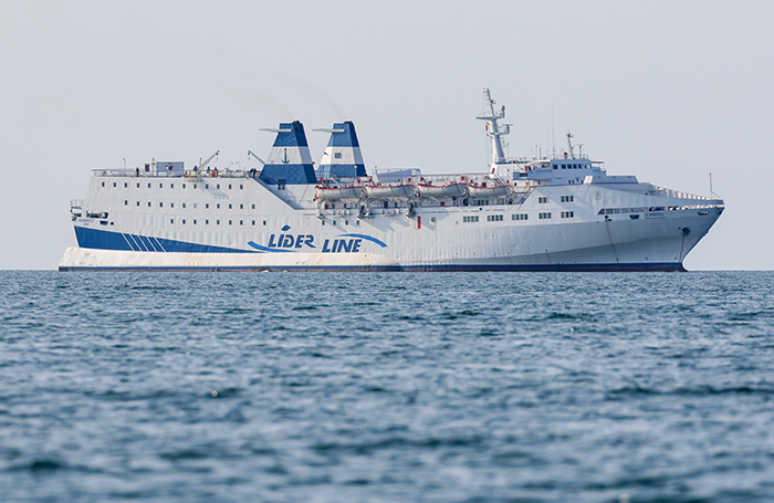 Паром Seabridge не может получить допуск в сочинский порт