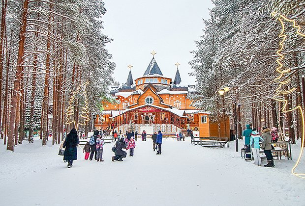 Резиденция Деда Мороза в Великом Устюге: как добраться, что посмотреть, сколько стоит поездка на Новый год — 2026