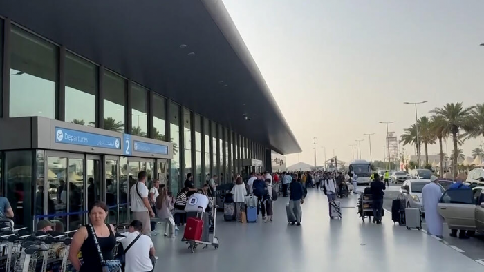 Туристы застряли на Ближнем Востоке после закрытия воздушного пространства