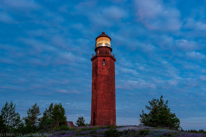 «Он излучал силу, надежность и уверенность» Россиянин 10 лет фотографирует маяки. Как их свет изменил его жизнь?