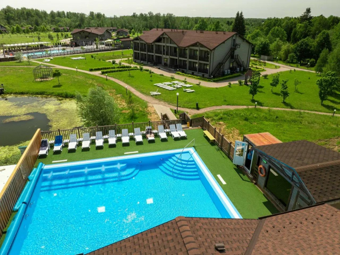 Куда поехать на майские праздники в Подмосковье: 7 проверенных парк-отелей с бассейнами