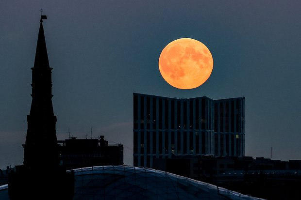 Суперлуние 5 ноября 2025 года: когда и как смотреть на луну Охотника