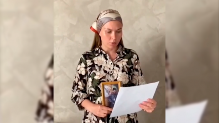 Документы – это зло: всплыли подробности вербовки сестер в секту в Петербурге