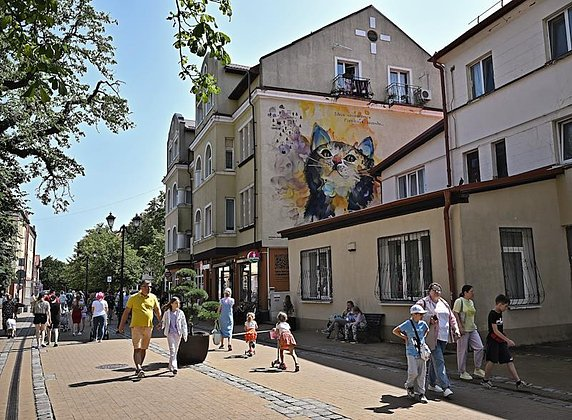 Куда поехать на море с детьми в 2026 году: 11 направлений и курортов для недорогого отдыха