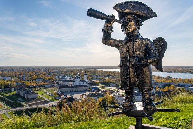 Хомлины, ангелы и грибы с глазами Российские туристы начали охоту за уникальными скульптурами. Где они их находят?