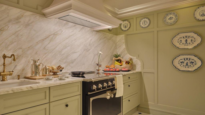 Белый мрамор и терраса с джакузи от 3000 евро в сутки: как выглядит отель, в котором снимут 4-й сезон «Белого лотоса»