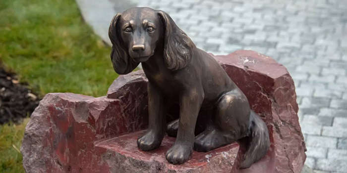 Космическая Лайка и Моська Крылова: каким собакам установили памятники в Москве?