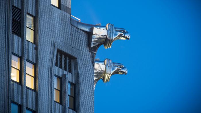 Бестиарий на фасаде: кто и зачем поселил гаргулий на стенах Петербурга